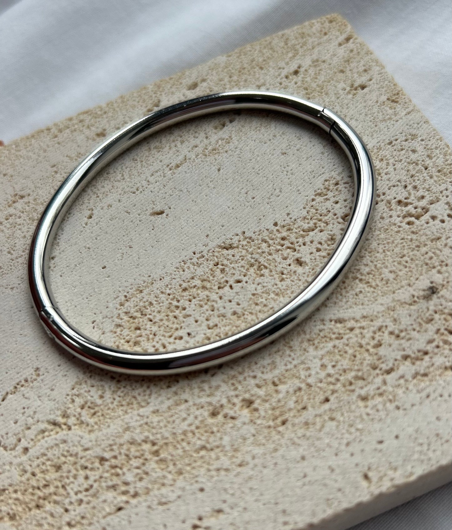 Simple Style Bangle (Silver)