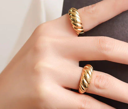Retro Twist Ring